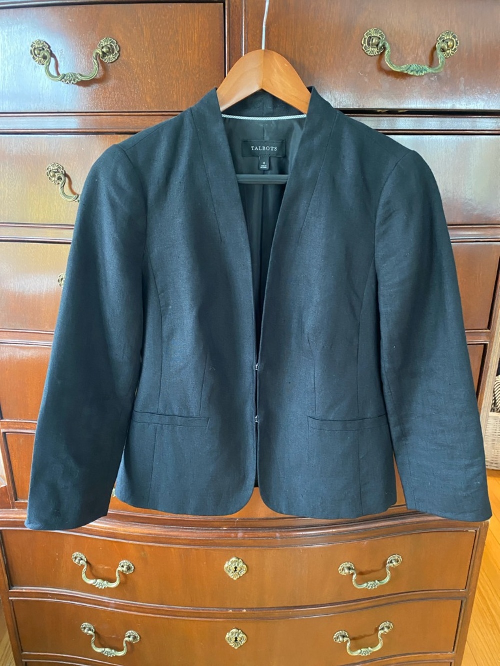 Talbots Black Women's 100% Linen lined Blazer Jacket. Classic/Preppy Styling.